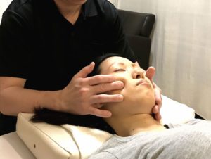 Small face correction practice: Contour straightening: Japan small facial correction school